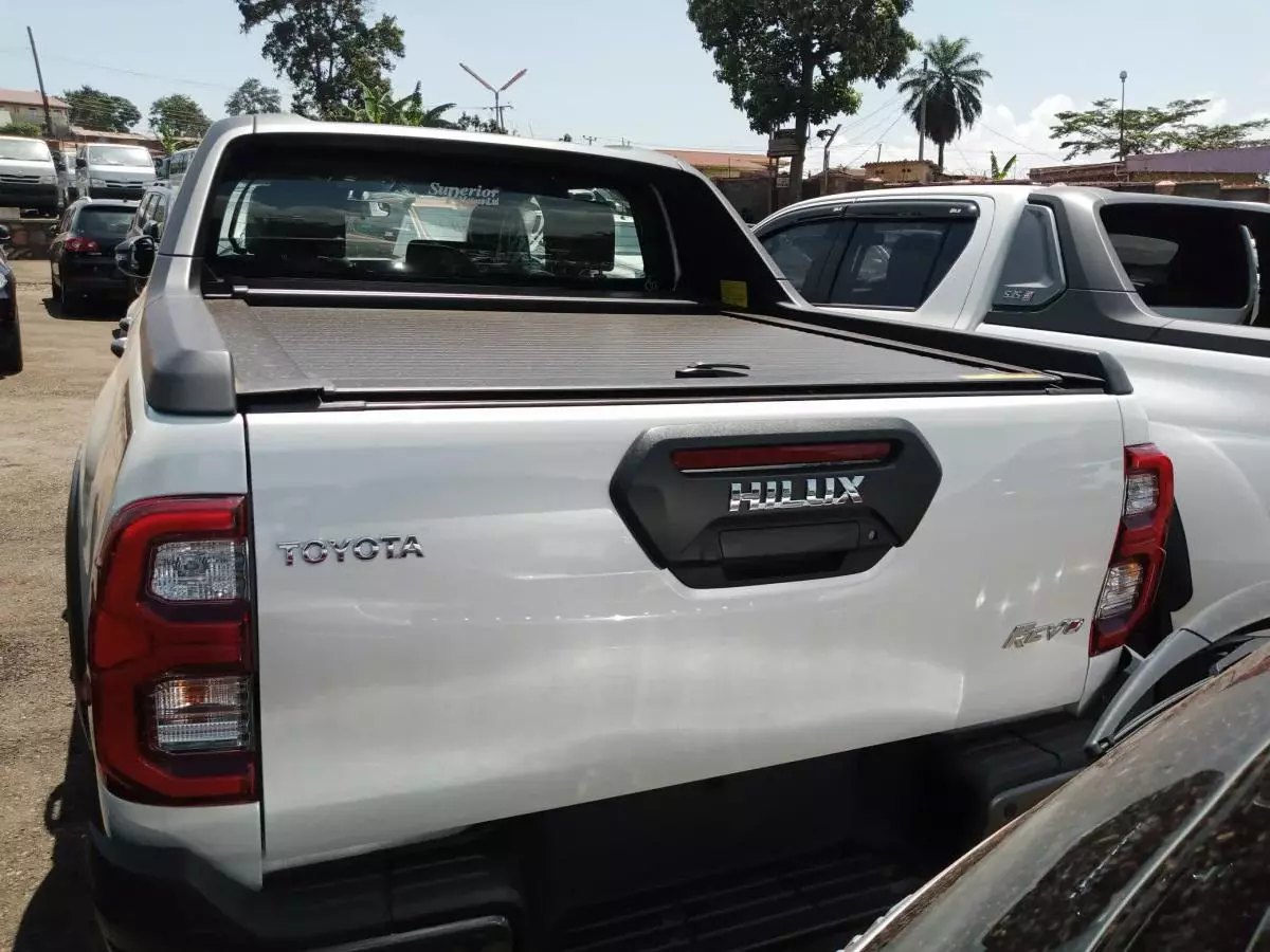 Toyota Hilux Revo    - 2022