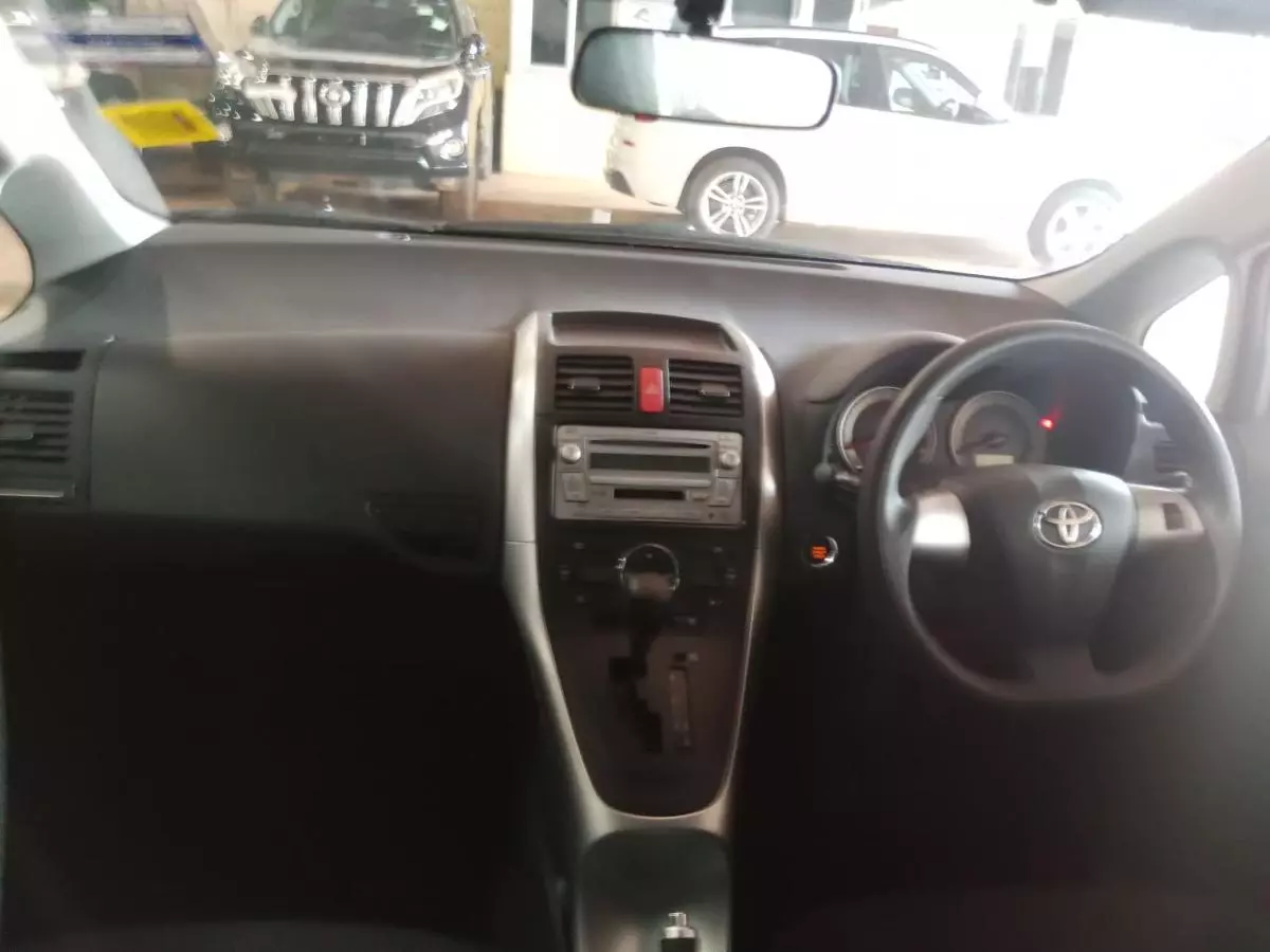 Toyota Auris   - 2009