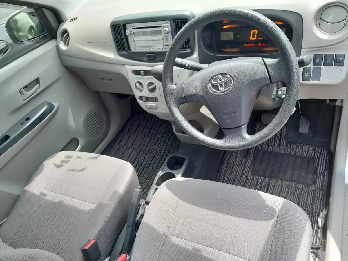 Toyota Pixis  - 2016