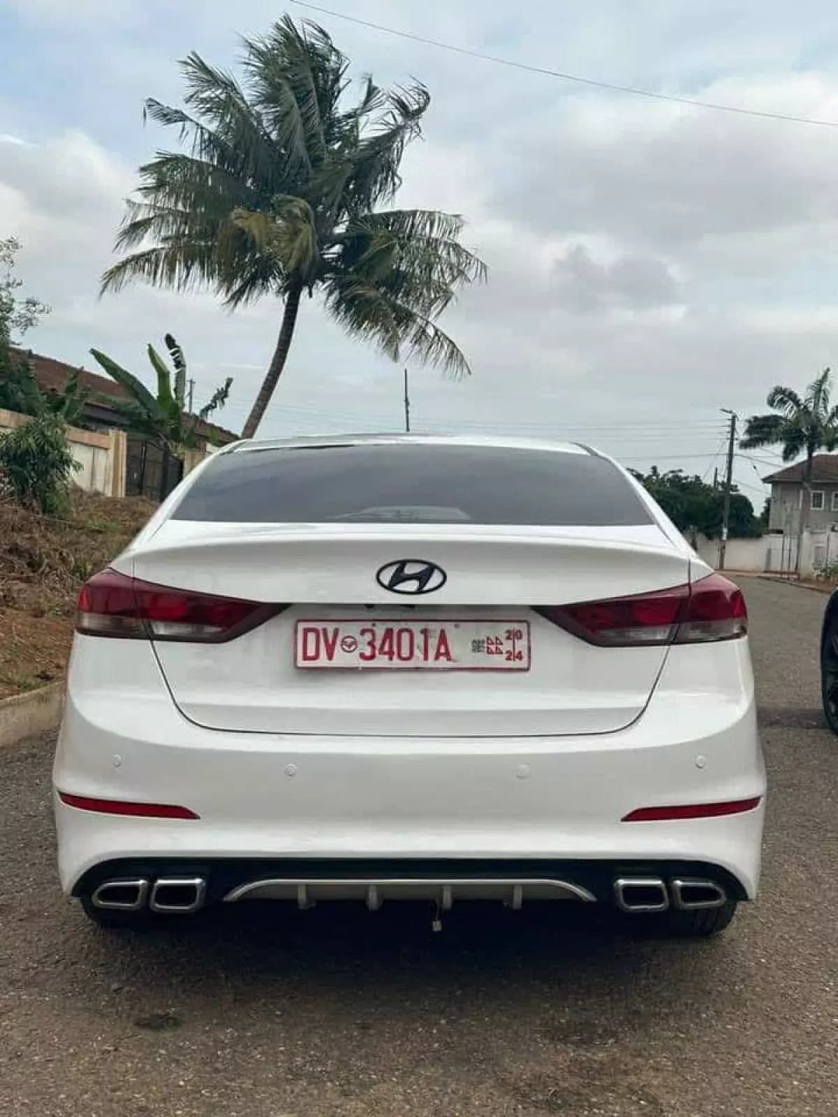 Hyundai Elantra   - 2018