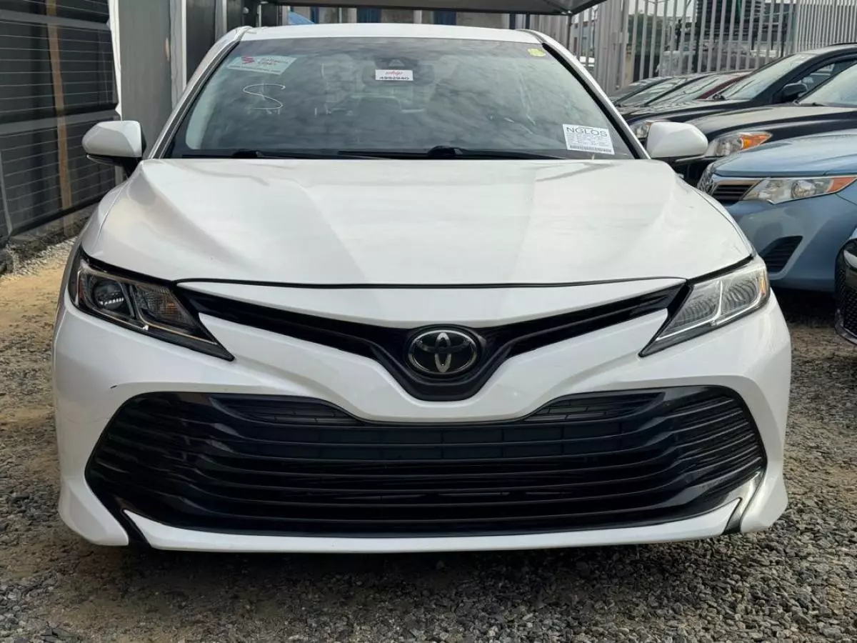 Toyota Camry   - 2018