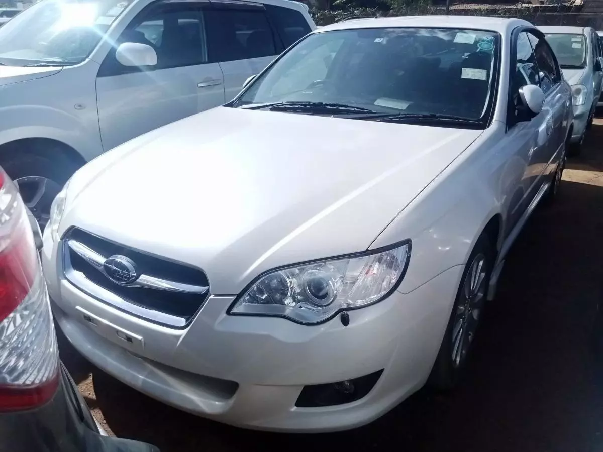 Subaru Legacy   - 2009