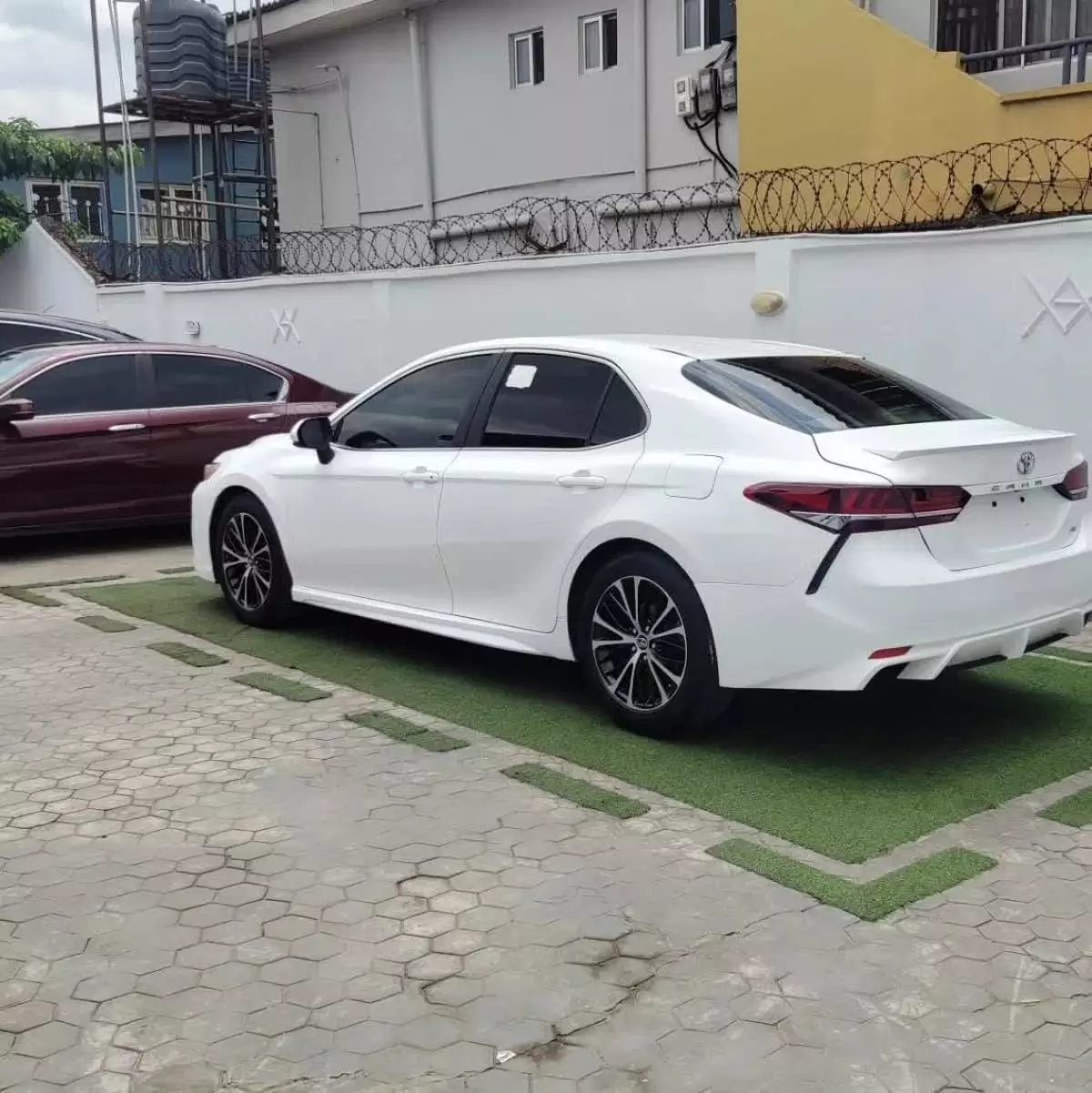 Toyota Camry   - 2018