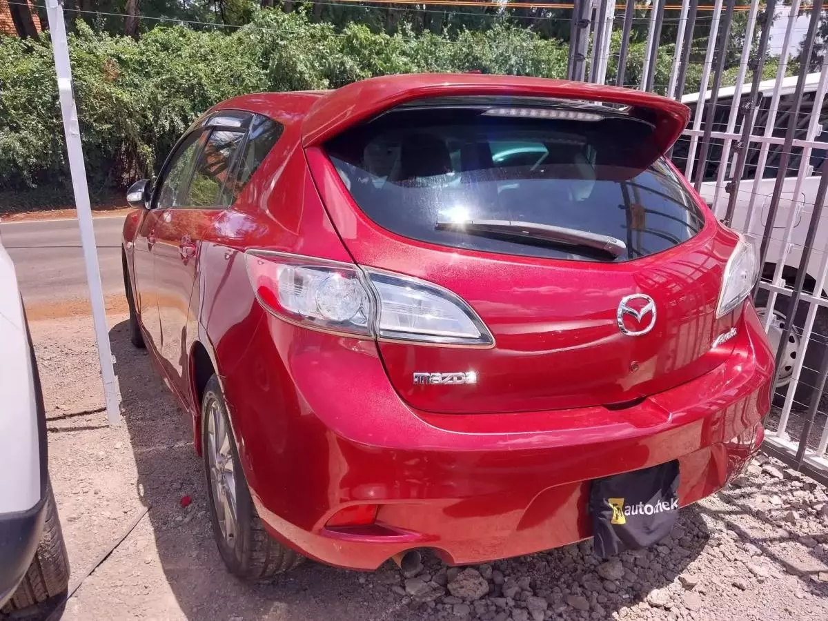 Mazda Atenza    - 2013