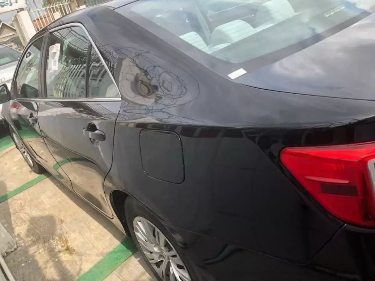 Toyota Camry   - 2012