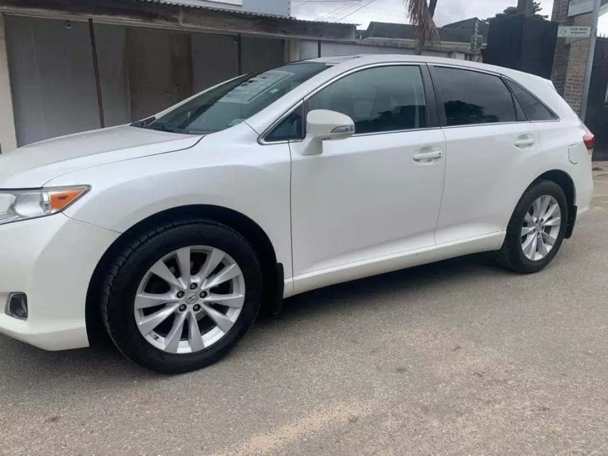 Toyota Venza   - 2016