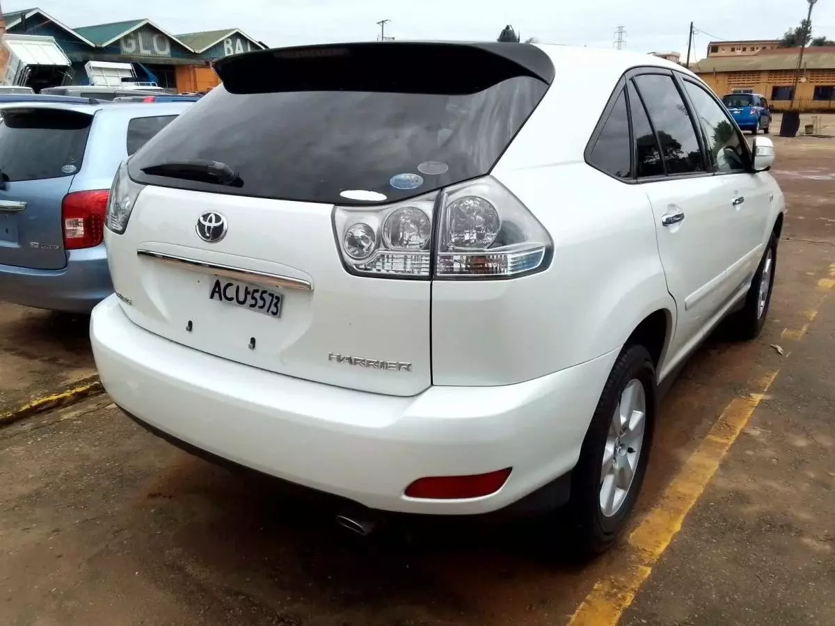 Toyota Harrier - 2009