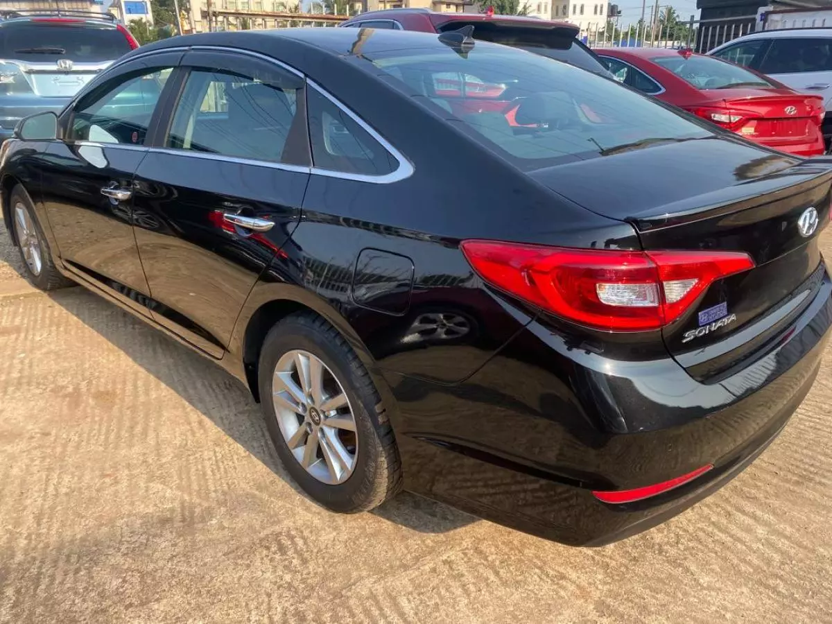 Hyundai Sonata   - 2016