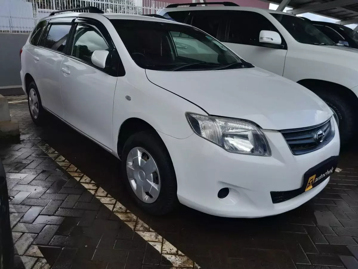 Toyota Fielder    - 2011