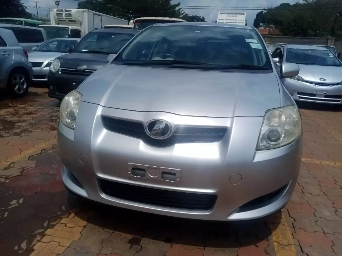 Toyota Auris   - 2009