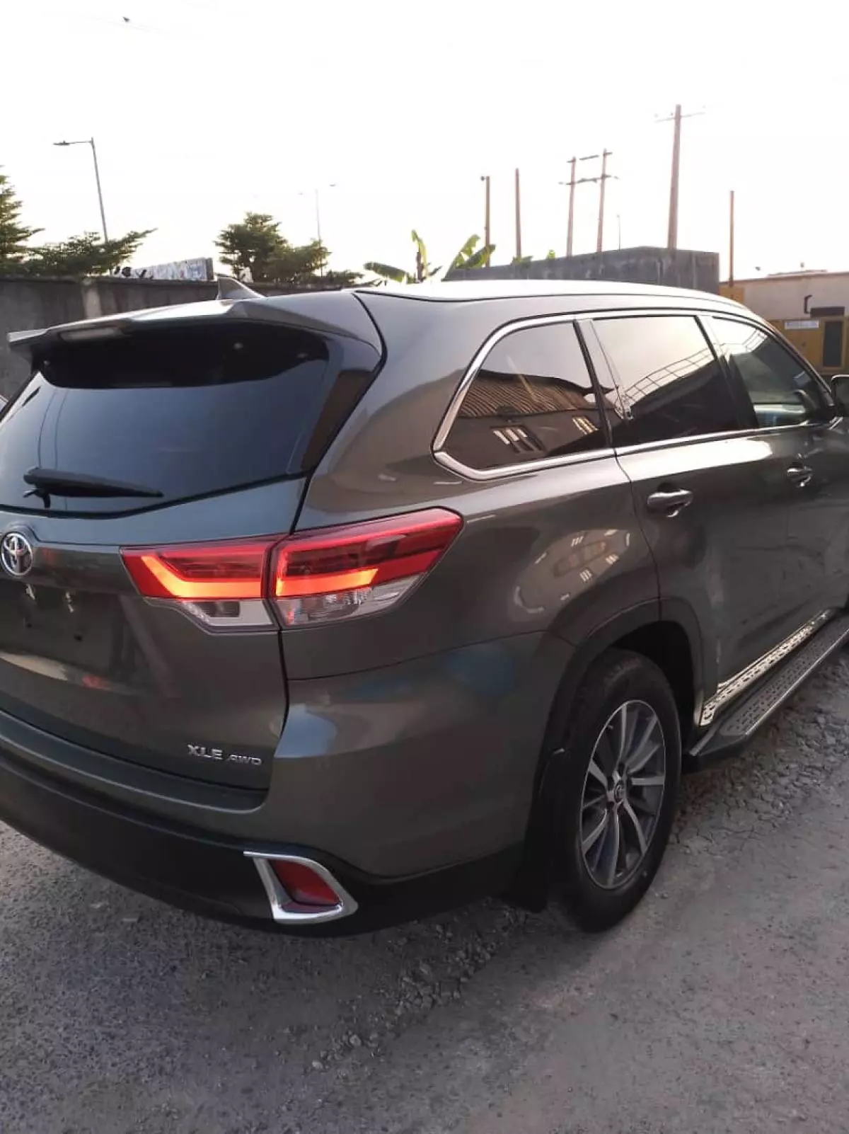 Toyota Highlander   - 2018