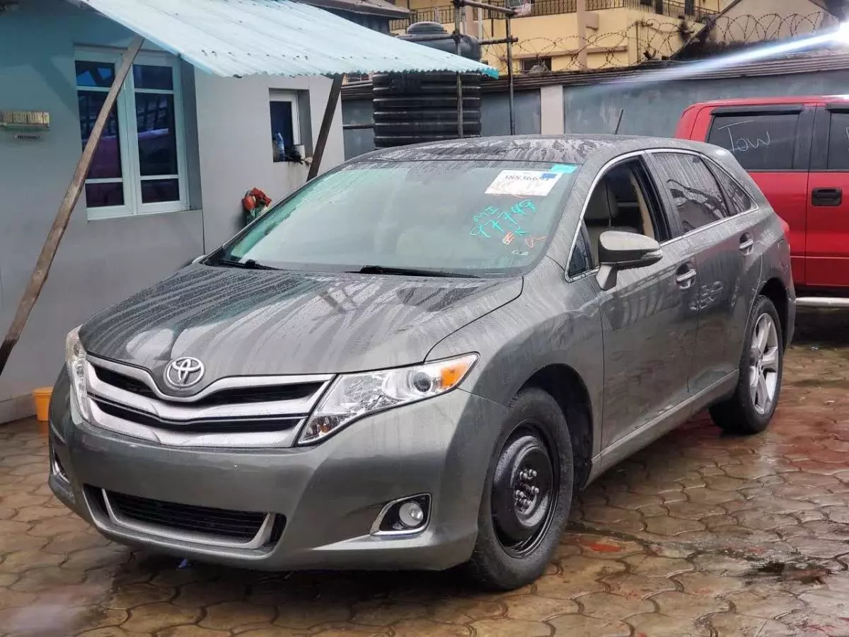 Toyota Venza   - 2014