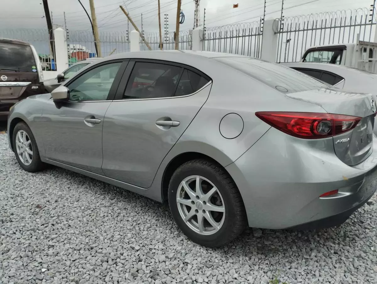 Mazda Axela  - 2016