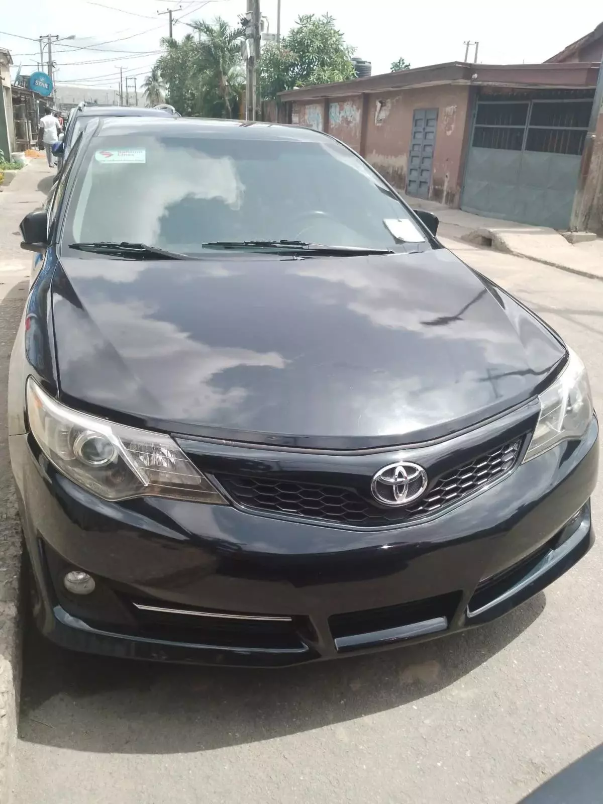 Toyota Camry   - 2014