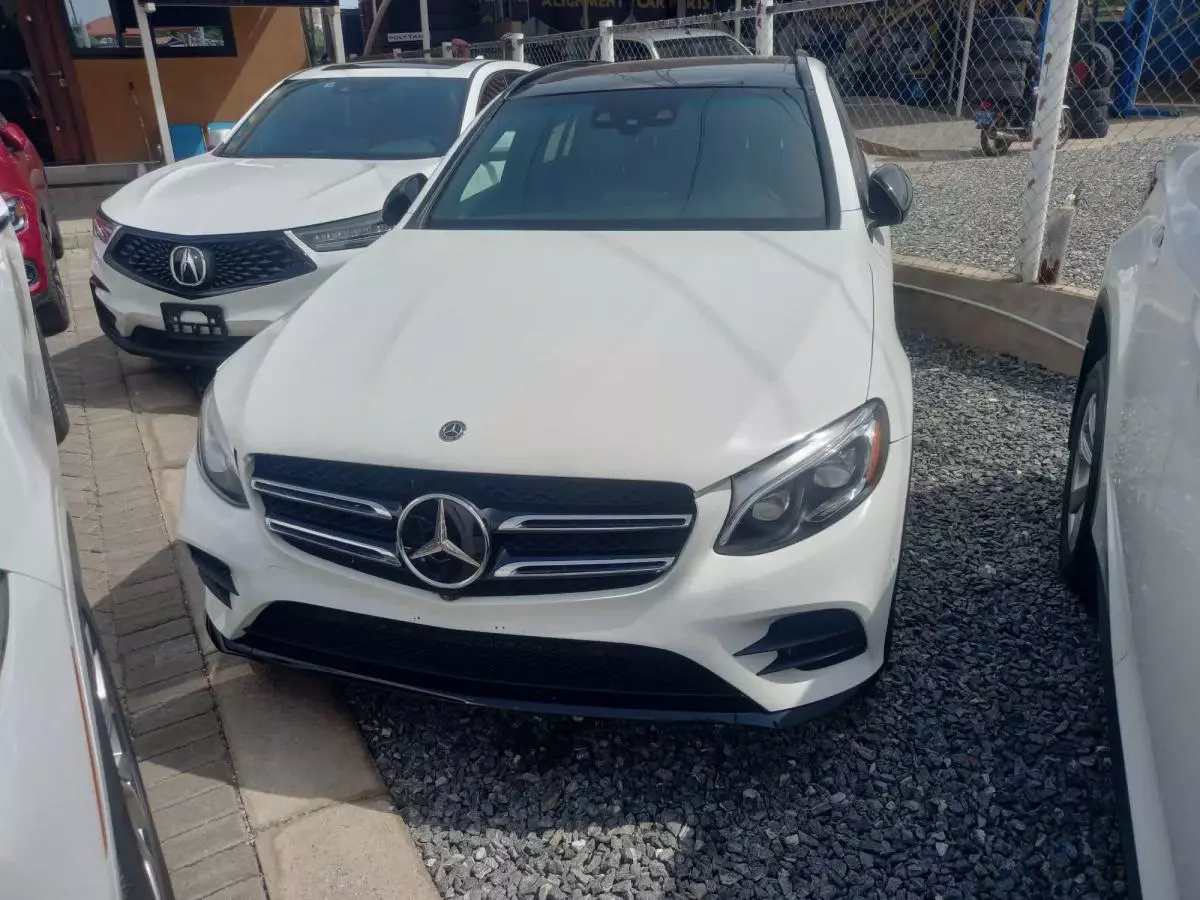 Mercedes-Benz GLC 300   - 2018