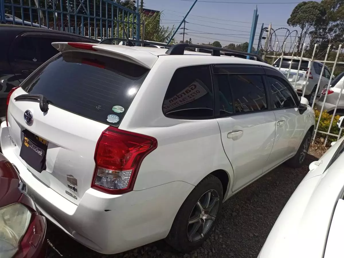 Toyota Fielder hybrid  - 2014