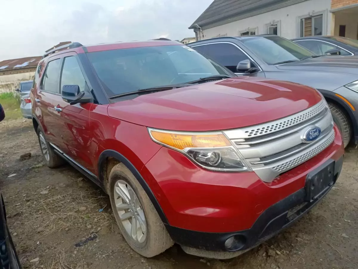 Ford Explorer   - 2012