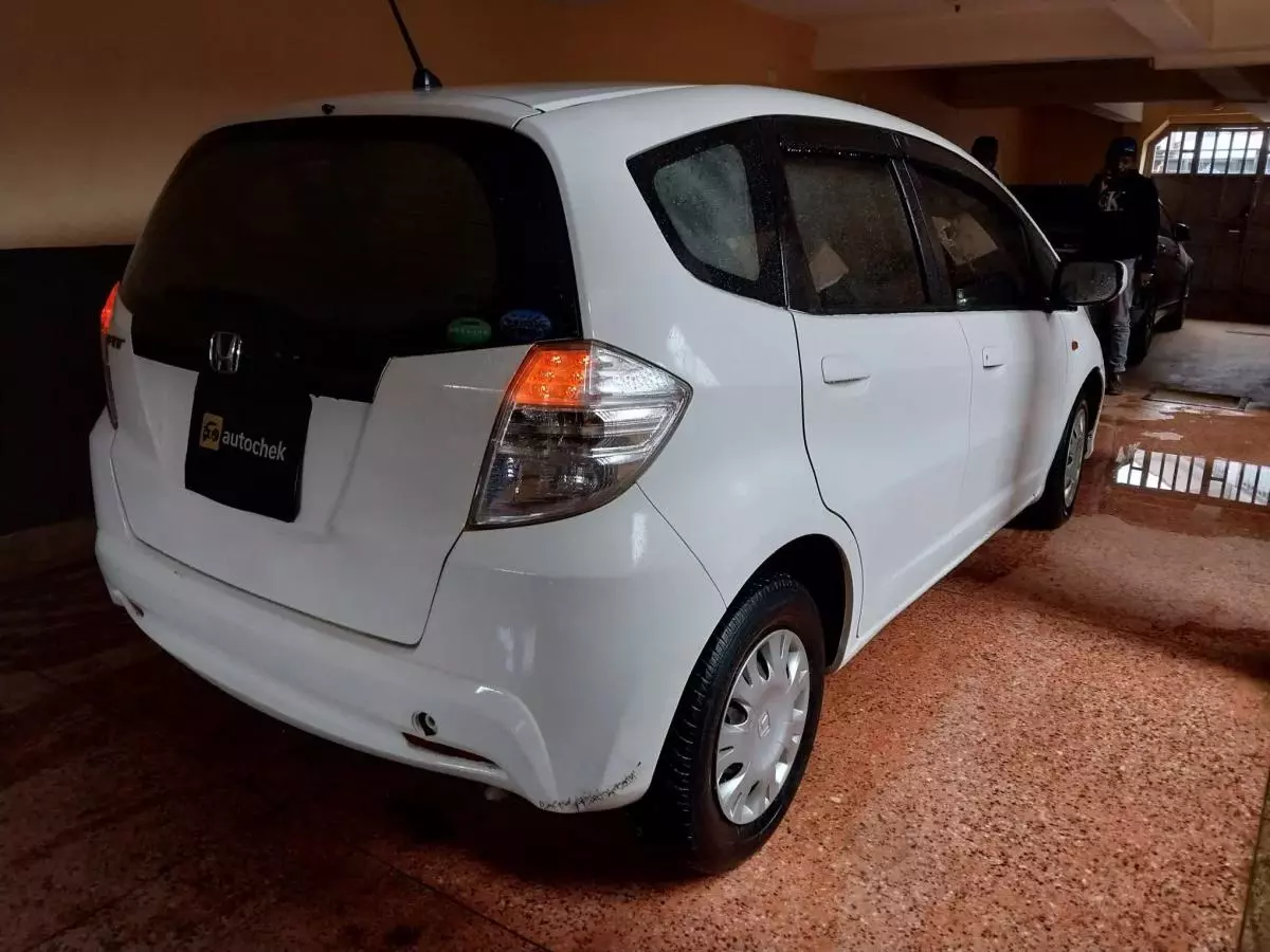 Honda Fit   - 2013