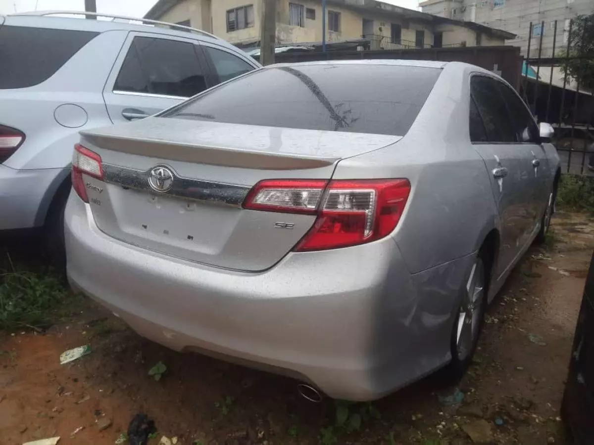 Toyota Camry   - 2013