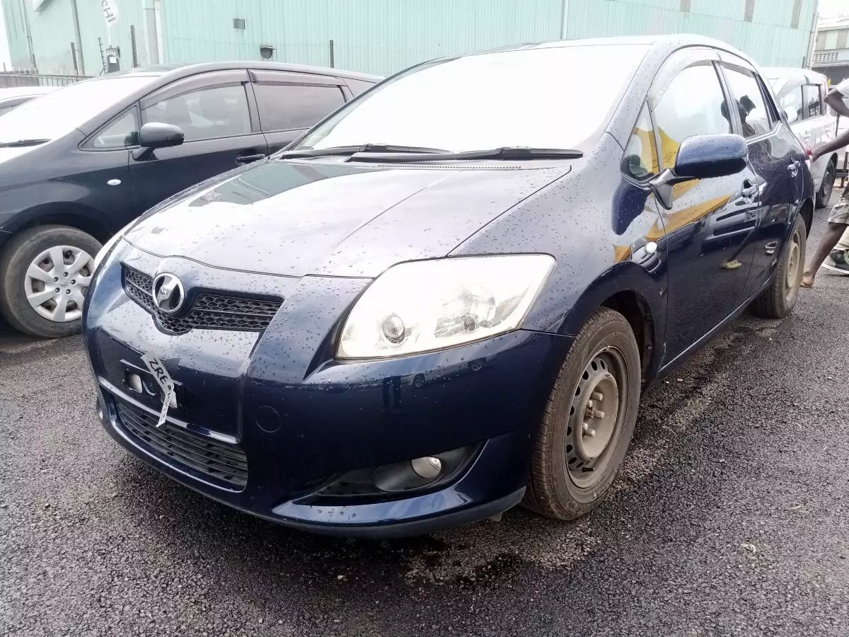 Toyota Auris   - 2009