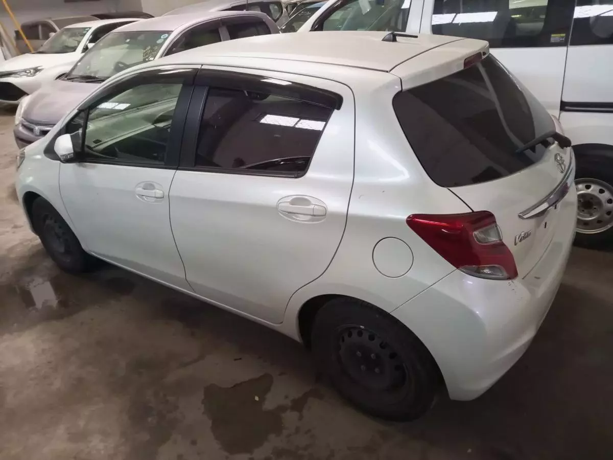 Toyota Vitz - 2015