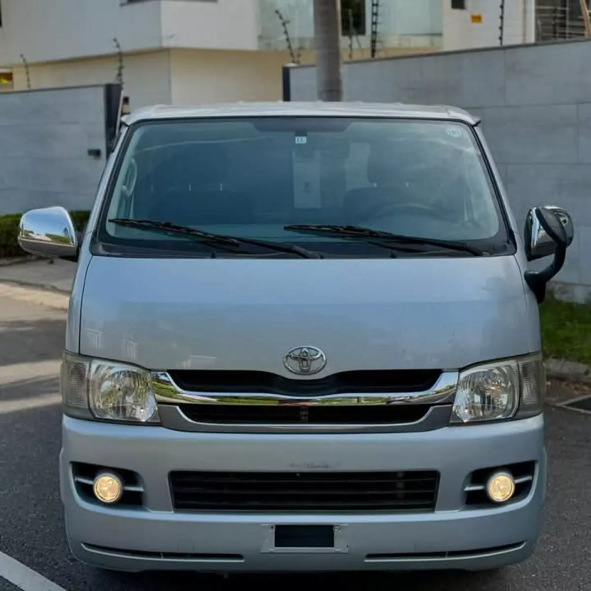 Toyota Hiace   - 2010