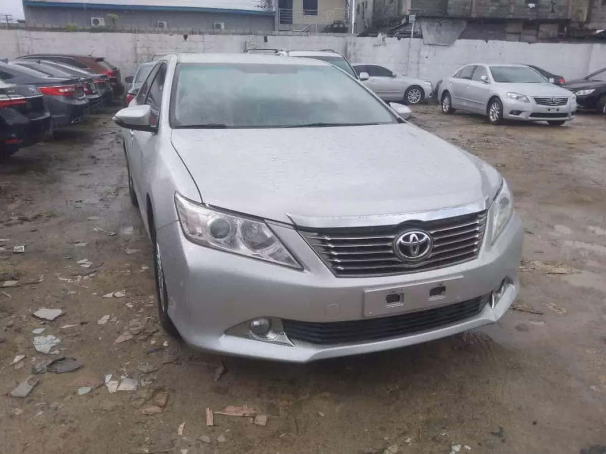 Toyota Camry   - 2014