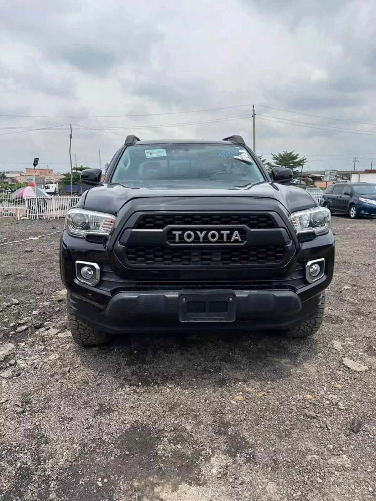 Toyota Tacoma   - 2017