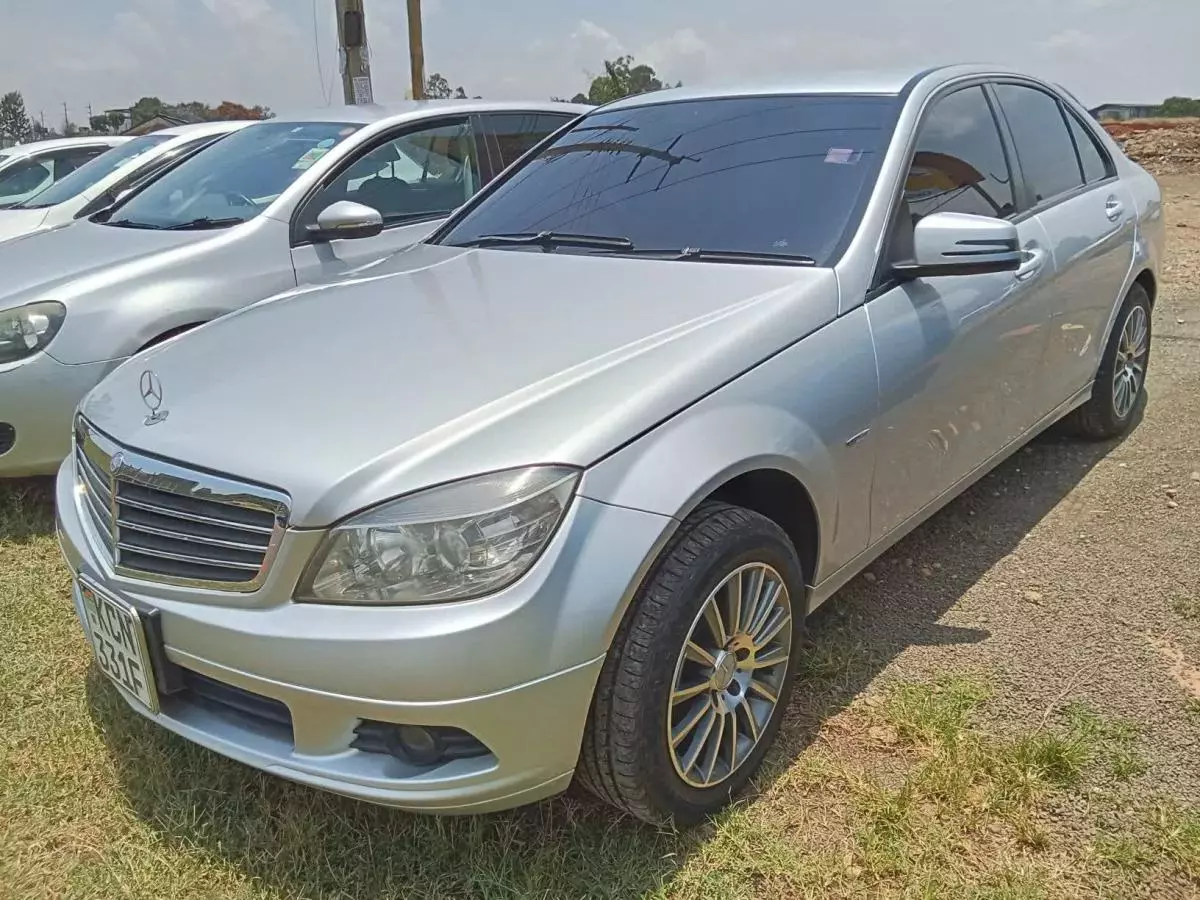 Mercedes-Benz C200   - 2012