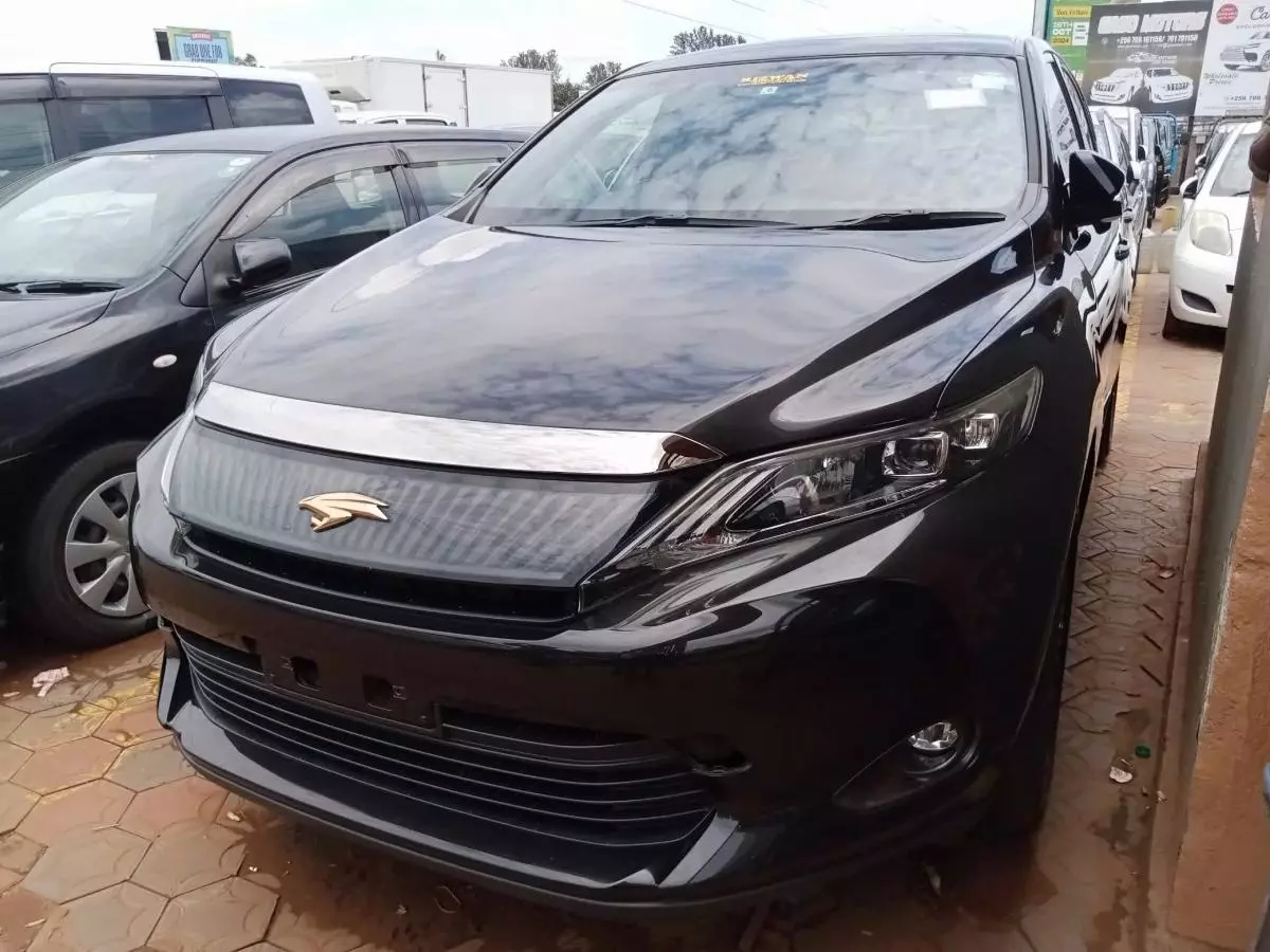 Toyota Harrier   - 2016