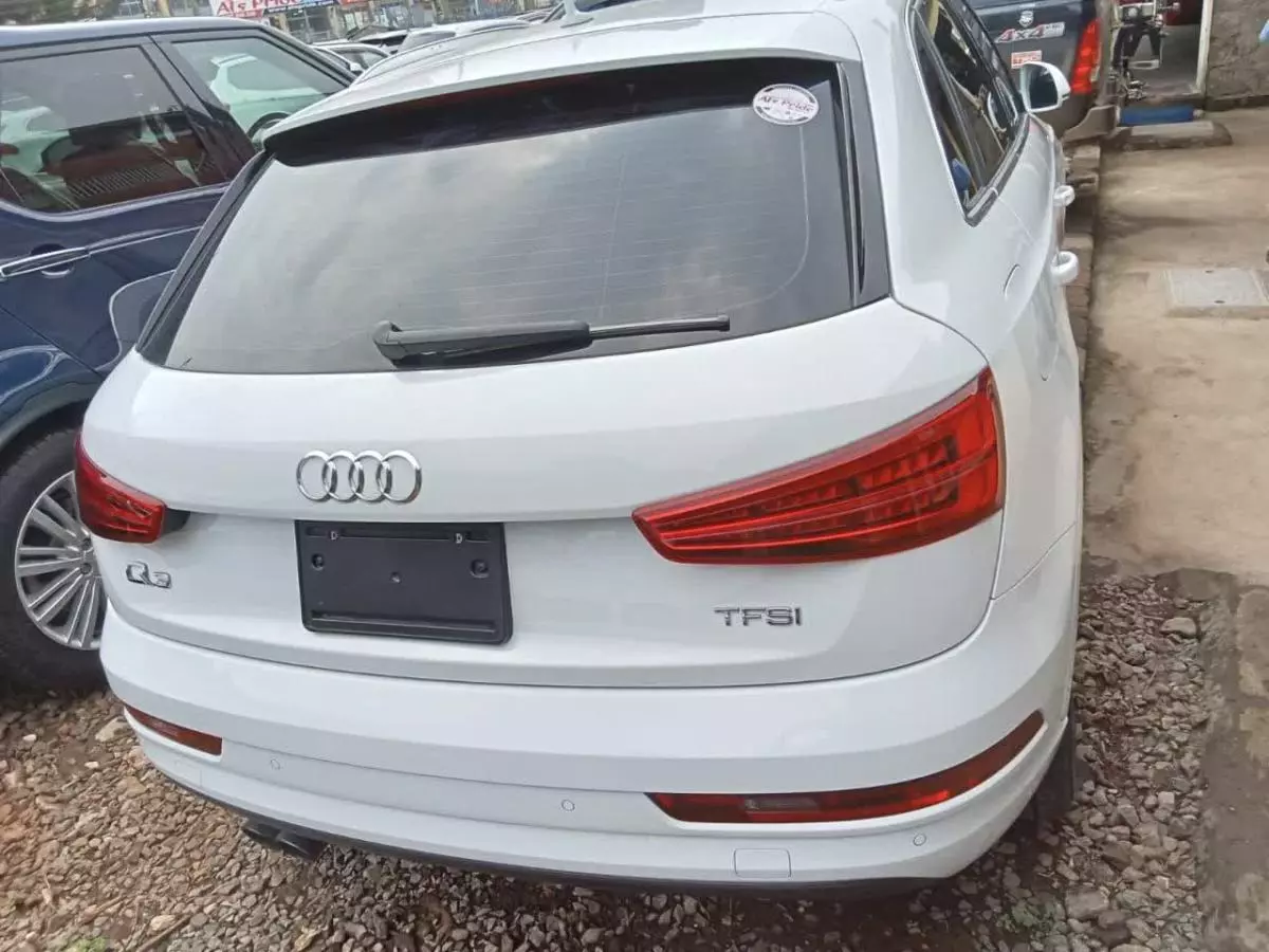 Audi Q3   - 2017