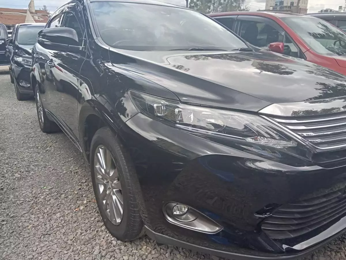 Toyota Harrier   - 2016