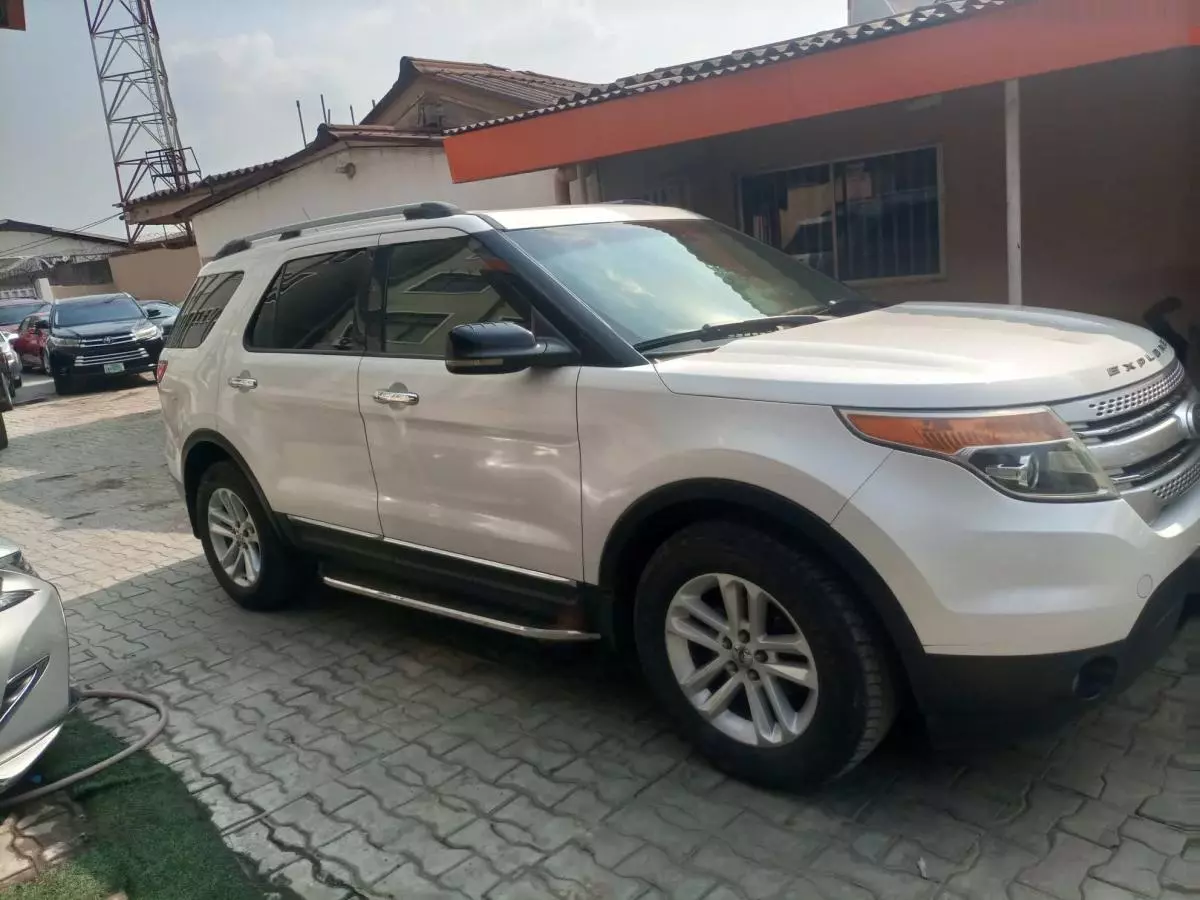 Ford Explorer - 2011