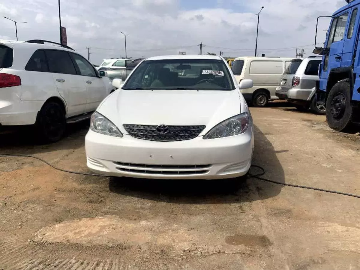 Toyota Camry   - 2005