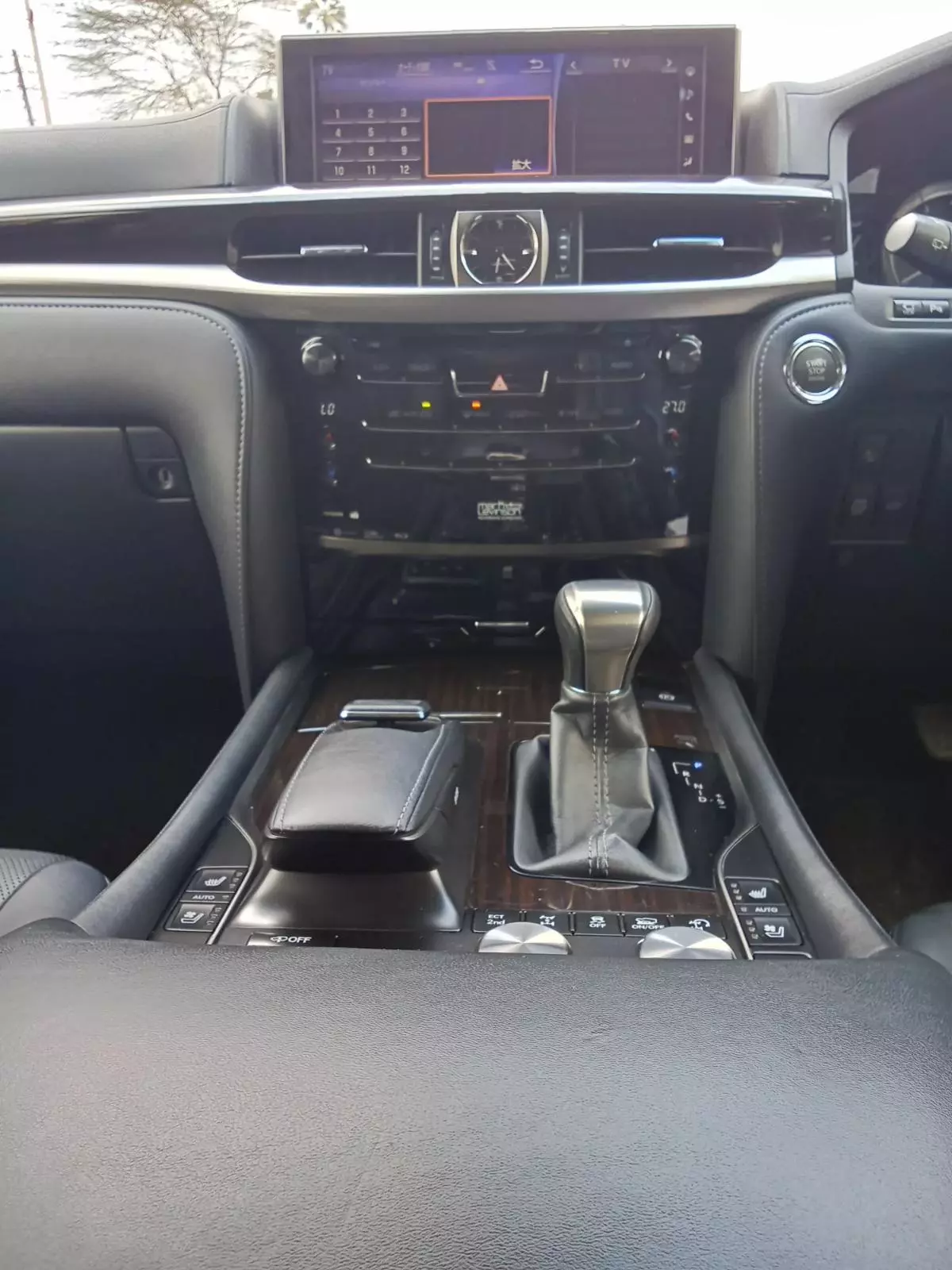 Lexus LX 570   - 2016