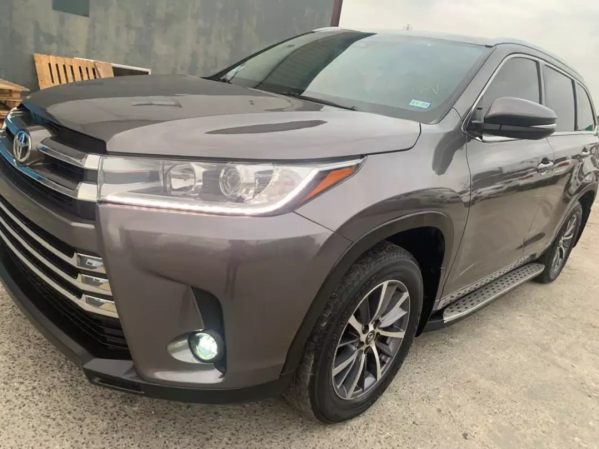 Toyota Highlander   - 2017