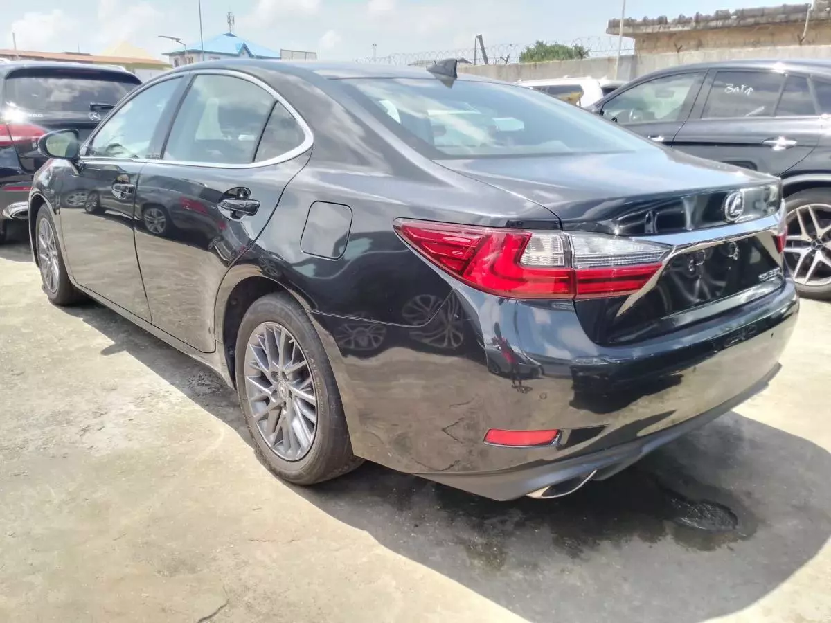 Lexus ES 350   - 2018