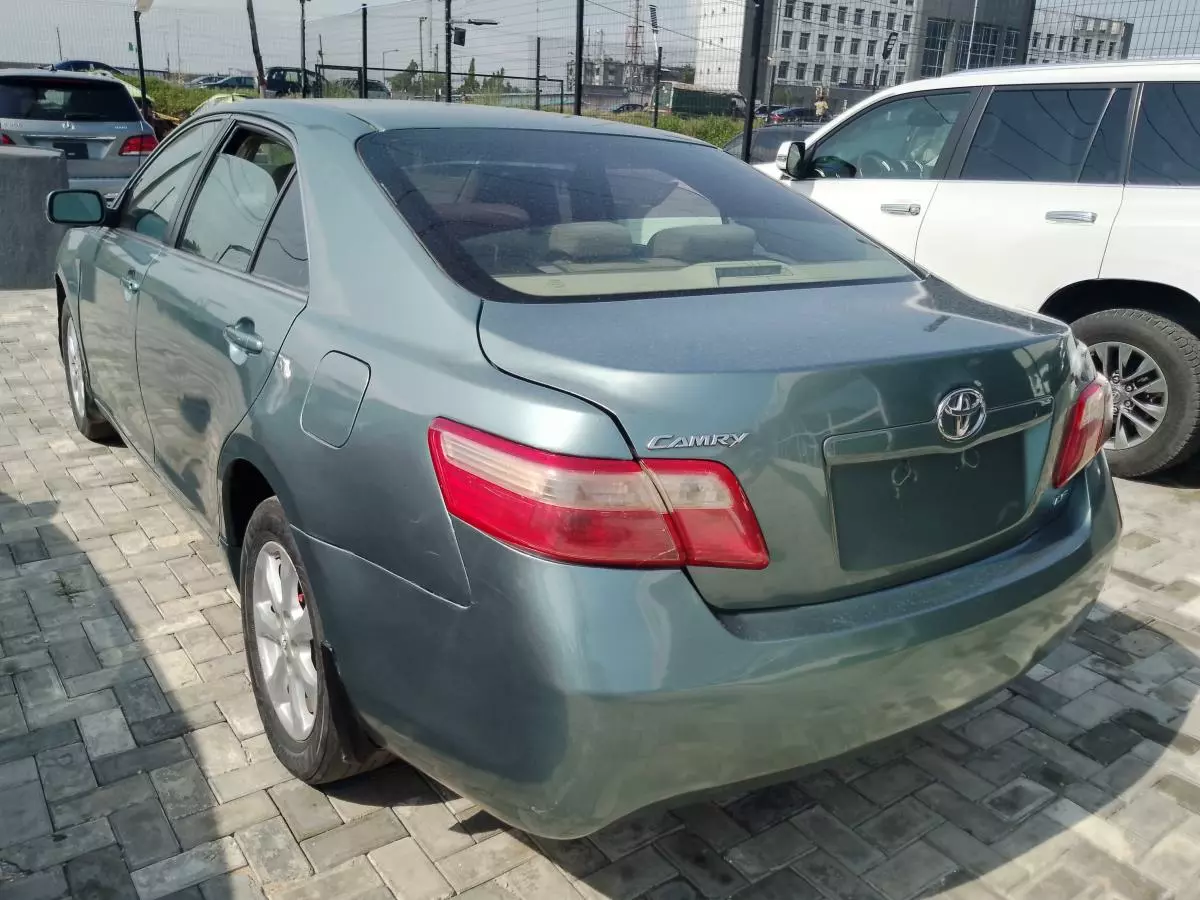 Toyota Camry   - 2008