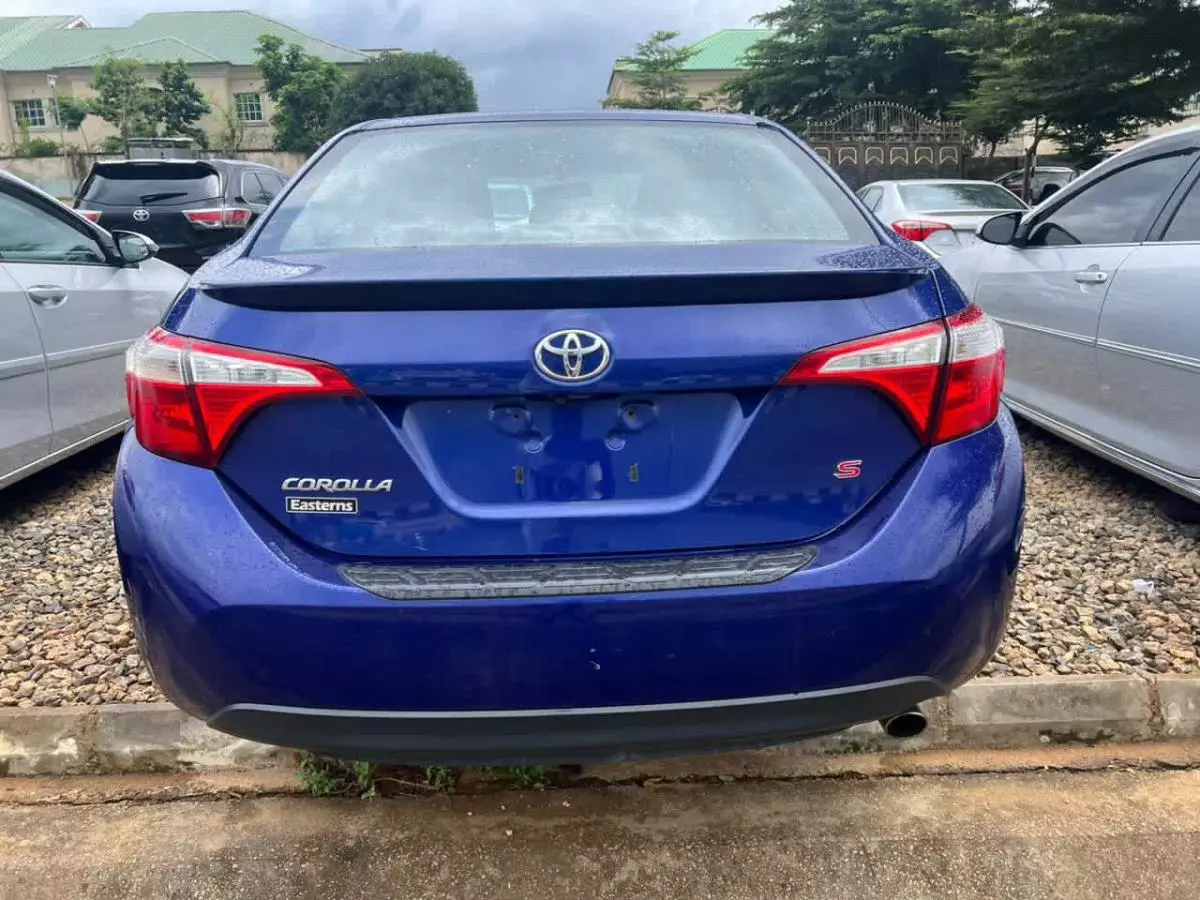 Toyota Corolla   - 2014