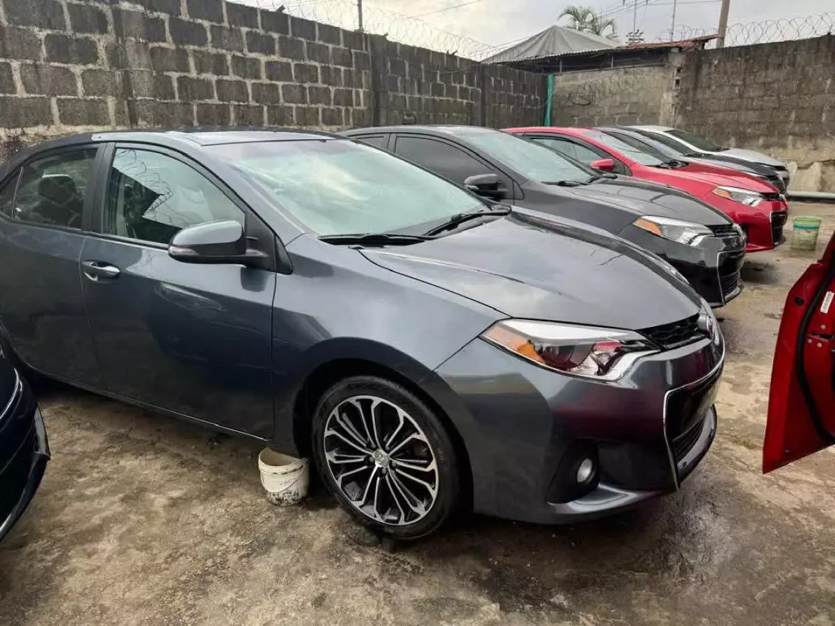 Toyota Corolla   - 2016