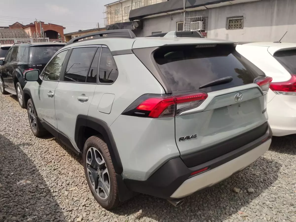 Toyota Rav4   - 2019