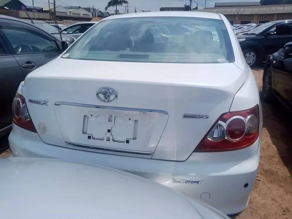 Toyota Mark X   - 2009