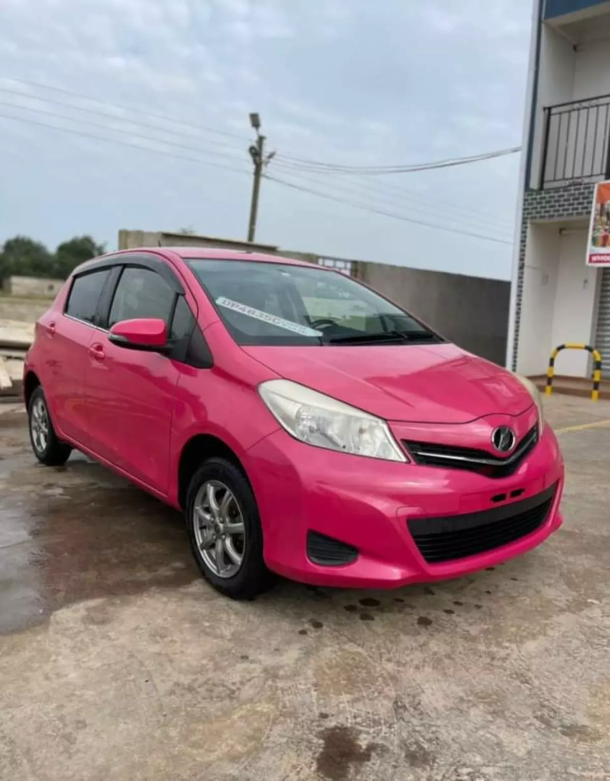 Toyota Vitz   - 2013