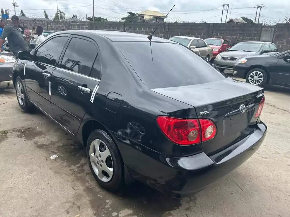 Toyota Corolla   - 2007