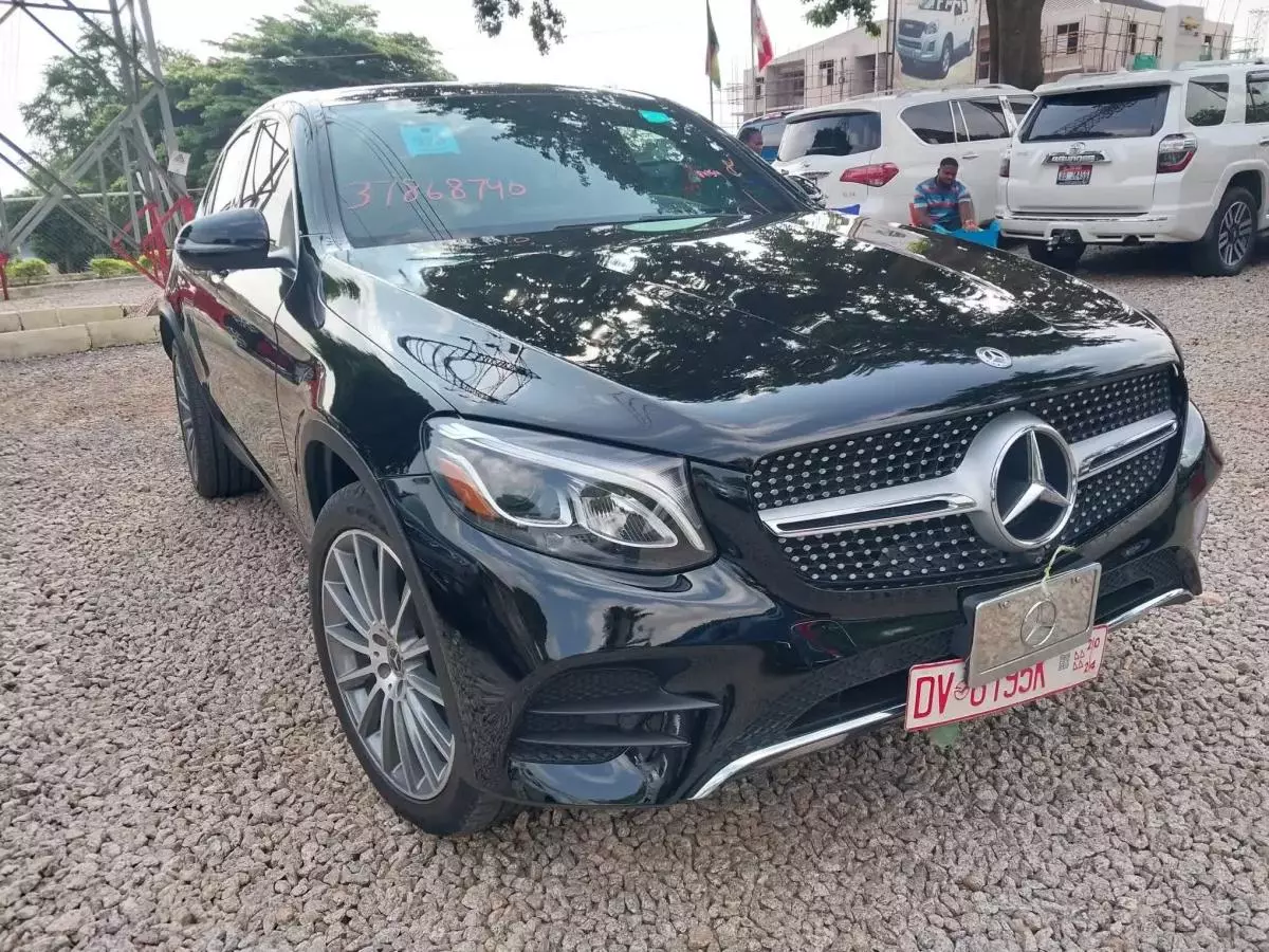 Mercedes-Benz GLC 300   - 2017