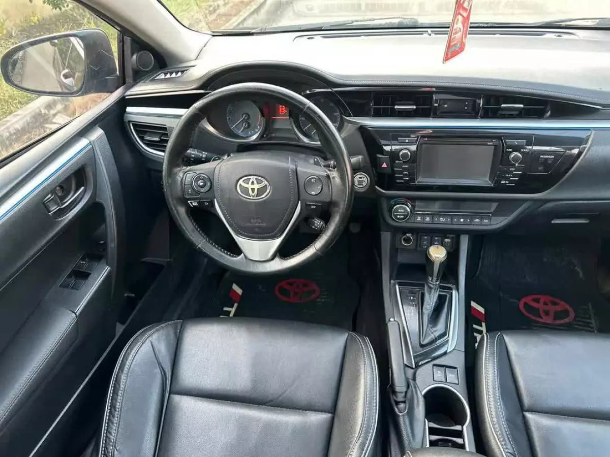 Toyota Corolla   - 2016