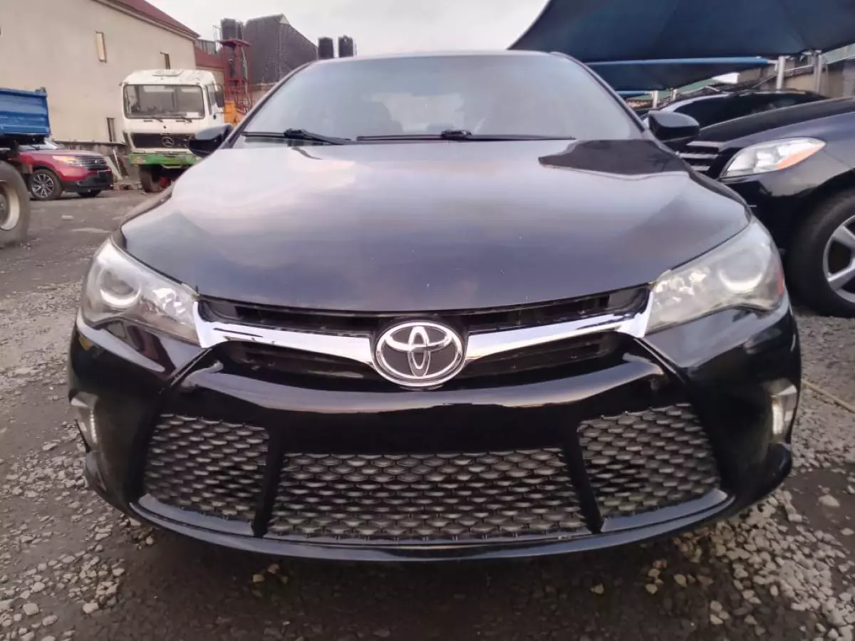 Toyota Camry   - 2015