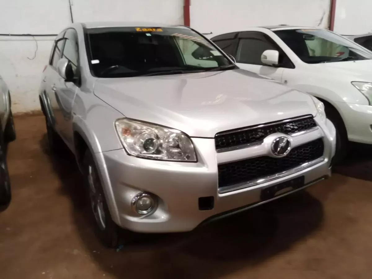 Toyota RAV 4   - 2010