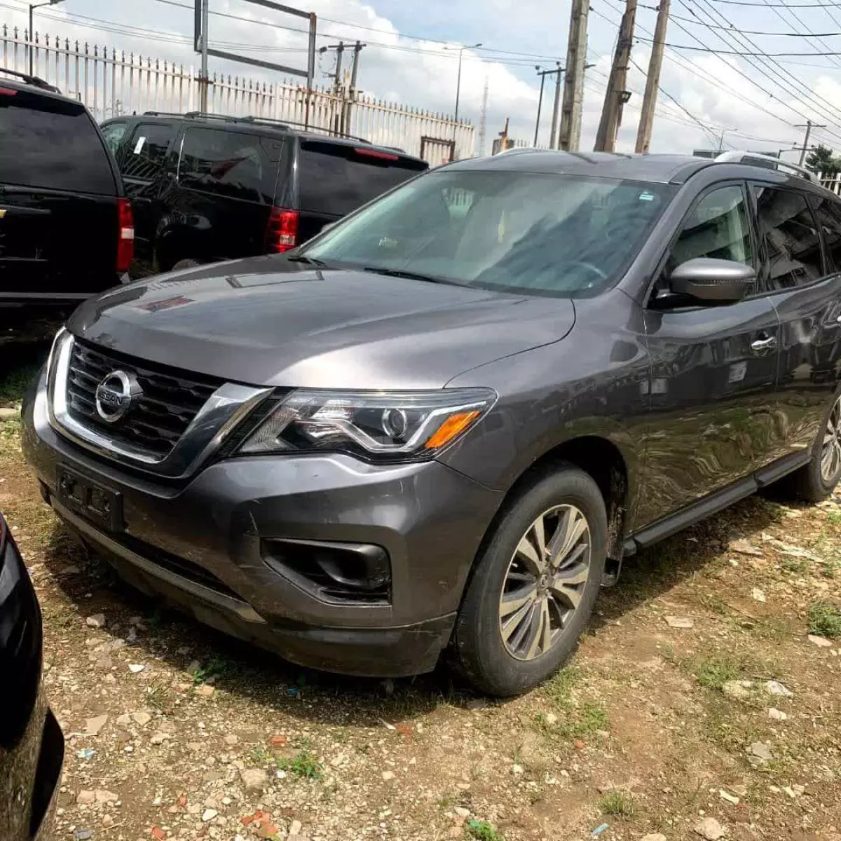 Nissan Pathfinder   - 2017