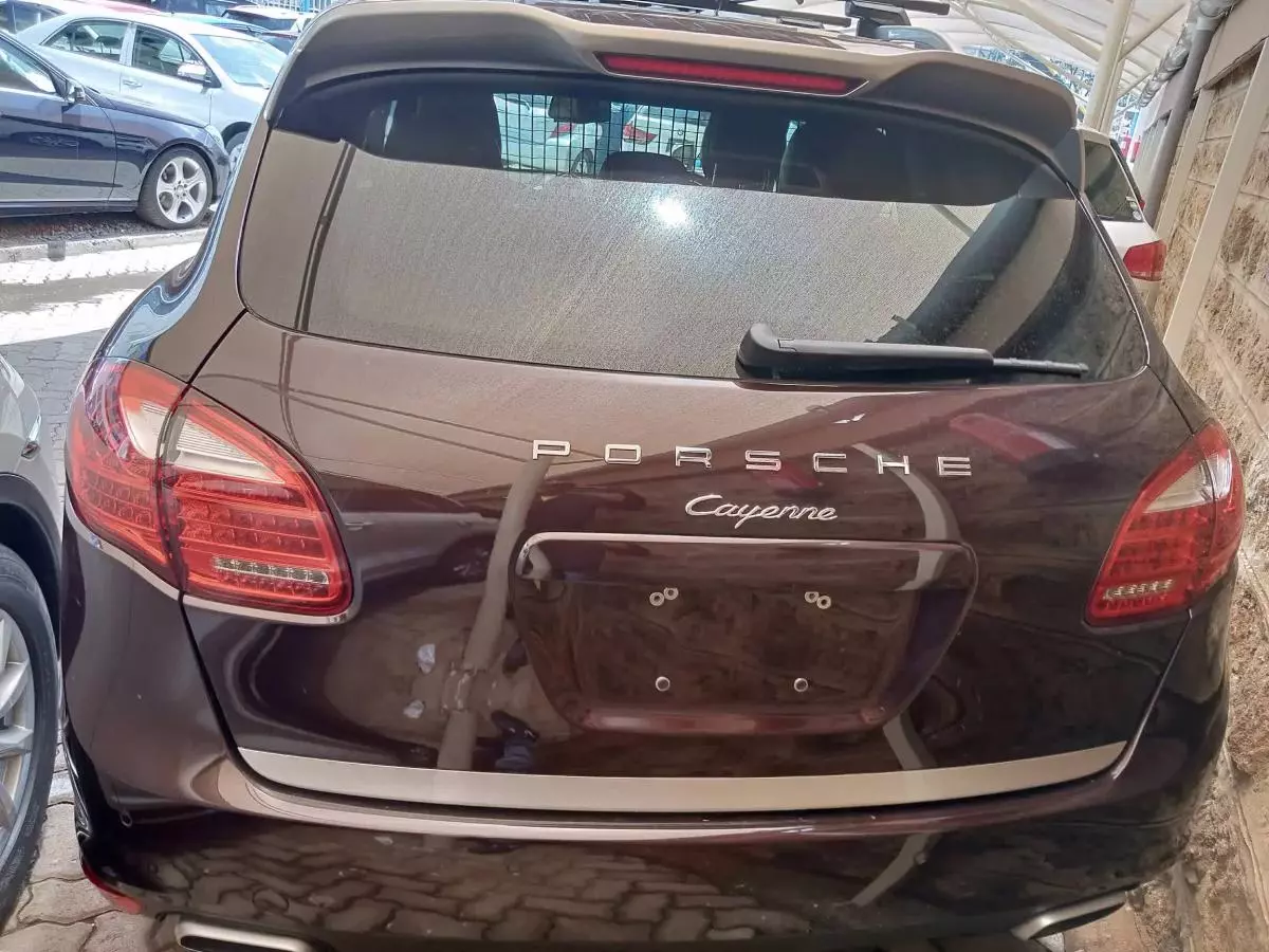 Porsche Cayenne - 2014